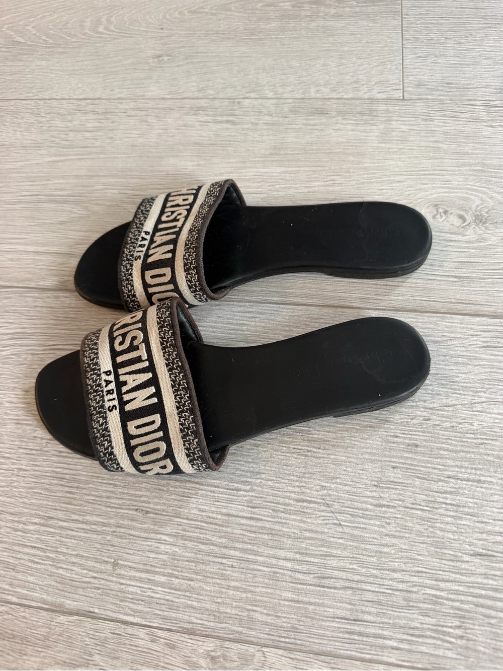 Women shoes - Picture 2 of 4